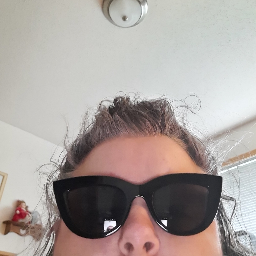 𝅺SUNGLASSES